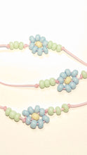 Afbeelding in Gallery-weergave laden, Forget-me-not daisychain
